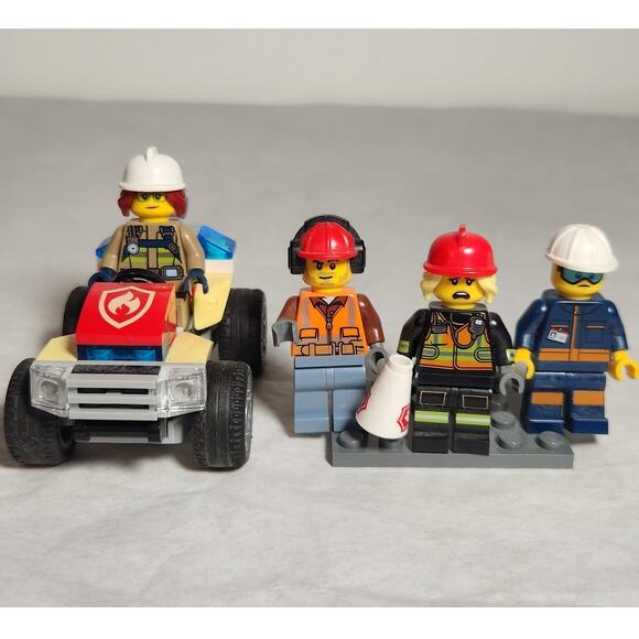Lego Construction, Fire Fighter, Ground Crew Minifigures W/ Vehicle Lot 5 - Picture 1 of 4
